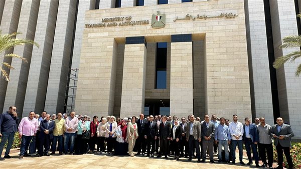 أول اجتماع لقيادات