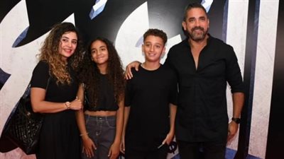 عائلة أمير كرارة تدعمه في العرض الخاص لـ فيلم البعبع | فيديو