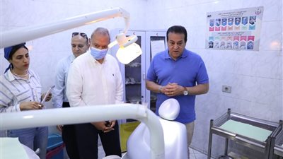 وزير الصحة يوجه بتوقيع الجزاء على أطباء أسنان مركز صحة المرأة ببنها لتقصيرهم في العمل