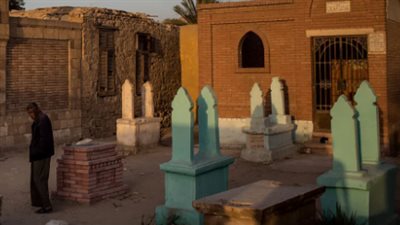 أمين الفتوى: زيارة القبور تجعل الميت في قمة الفرح