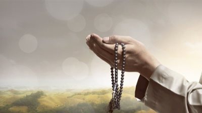 دعاء الجمعة الثانية في ذي الحجة.. اللهم اقضِ عنا الدين وأعذنا من الفقر