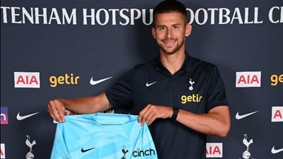 رسميًا.. توتنهام يعلن التعاقد مع حارس مرمى إمبولي حتى عام 2028
