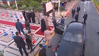 الرئيس السيسي يصل إلى مسجد القوات الجوية لأداء صلاة عيد الأضحى المبارك 