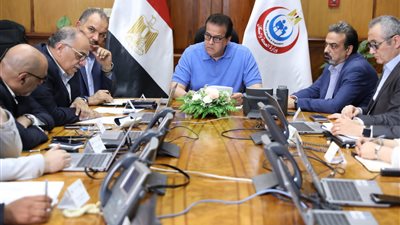 وزير الصحة يرأس غرفة الأزمات والطوارئ لمتابعة تنفيذ خطة التأمين الطبي لاحتفالات عيد الأضحى المبارك