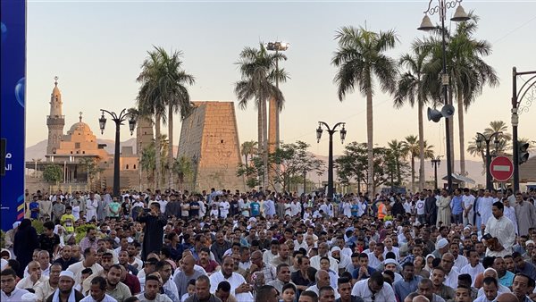 الآلاف من أبناء الأقصر