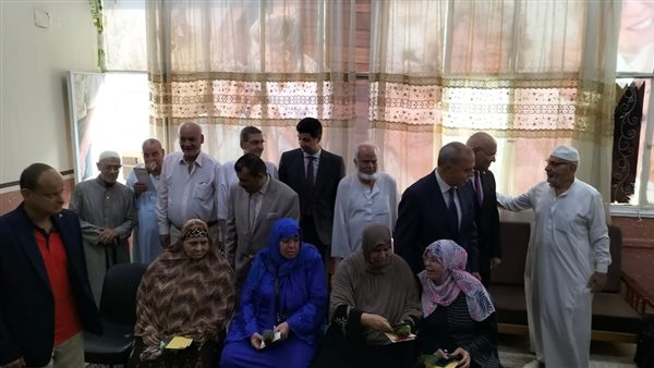 محافظ القليوبية يزور