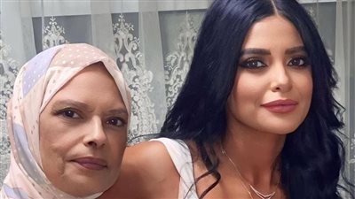 وفاة والدة الفنانة مروة الأزلي بعد صراع طويل مع السرطان