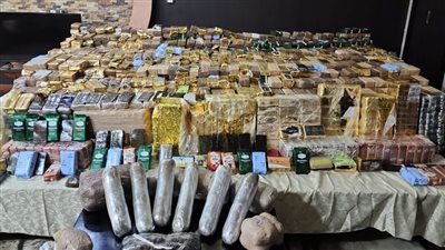 بـ 70 مليون جنيه.. ضبط طن حشيش و50 كيلو أفيون بحوزة شخصين بالسويس 