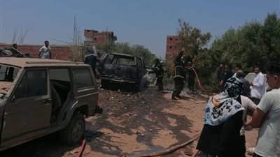 تفاصيل السيطرة على حريق سيارة بالمنوفية | صور