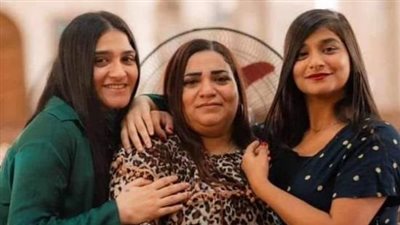 صدمتهما سيارة.. فتاة تلحق بأمها بعد أيام من مصرعها في حادث أليم بالشيراتون