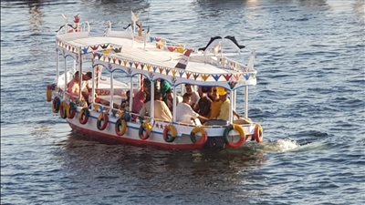 رحلات الفلوكة والحنطور تتصدر المشهد في ثاني أيام العيد بالأقصر | صور