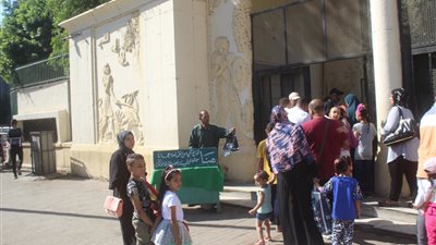 محافظ الجيزة: توزيع 30 ألف كيس قمامة مجانًا على رواد الحدائق العامة والمتنزهات