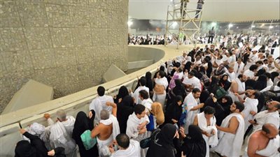 هل يجوز رمي الجمرات الثلاث في يوم واحد؟.. يمكن في حالة واحدة تعرف عليها