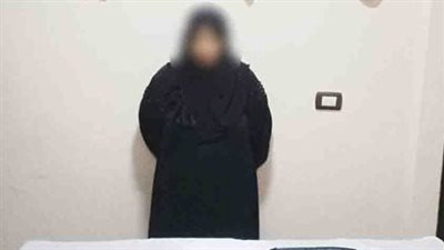 الحبس 4 أيام على ذمة التحقيقات لأم بعد اتهامها بقتل طفلتيها التوأم بالغردقة