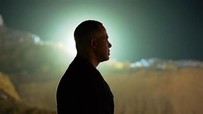 قبل أيام من وفاته.. عمرو سلامة يكشف آخر صورة للراحل مصطفى درويش من فيلم شماريخ