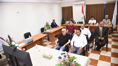 بالكاجوال.. وزير التعليم يتابع امتحانات الثانوية العامة من مطروح