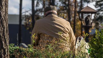 الشعور بالوحدة يزيد من خطر الإصابة بأمراض القلب لدى مرضى السكري | دراسة