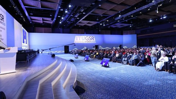 وزير الاتصالات 