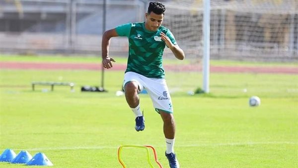  اللاعب إسلام عطية