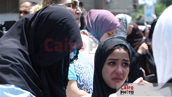 إحدى طالبات الثانوية