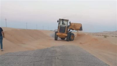 إعادة فتح طريق الحسنة / المنبطح بوسط سيناء بعد إغلاقه من الرمال