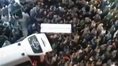 بعد 40 يومًا من إنجابهما.. أهالي المنوفية يشيعون جثمان زوجين لقيا مصرعهما إثر انهيار منزلهما| بث مباشر 