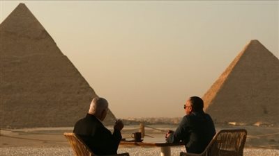 اكتشافات سقارة بين حواس ووزيري.. نتفليكس تعلن إنتاج فيلم الهرم المفقود