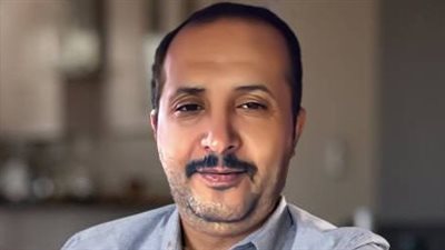 علي الأحبابي: الذكاء الاصطناعي يحلل سلوك المستخدمين لمنصات التواصل الاجتماعي