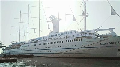 ميناء بورسعيد السياحي يشهد وصول واحدة من أكبر السفن الشراعية في العالم| صور 