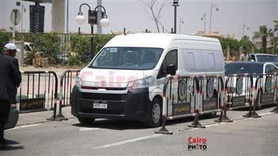 انتهاء صلاة الجنازة على علاء عبد الخالق.. وتشييع جثمانه إلى مثواه الأخير |فيديو