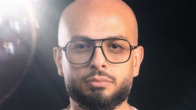 أحمد مراد يعلن تحويل رواية موسم صيد الغزلان إلى عمل سينمائي