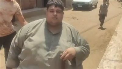 وزنه 300 كيلو.. محمد يعاني من الفقر والتشرد والمرض ويناشد بعلاجه في المنوفية | بث مباشر 