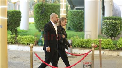 سيمون أول الحضور لـ عزاء الفنان علاء عبد الخالق | صور 