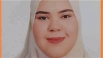 الأولى بالدبلومات الفنية بالقليوبية: حققت حلم والدتي الراحلة.. وربنا مش بيضيع تعب حد 