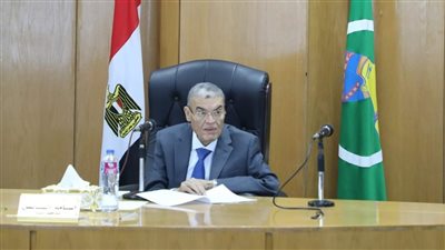 محافظ المنيا يوجه بسرعة تسليم المجمعات الخدمية لبدء تشغيلها