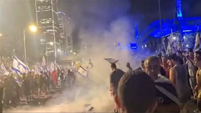 الشرطة الإسرائيلية تفرق محتجين مناهضين للحكومة في تل أبيب بالقوة | فيديو 