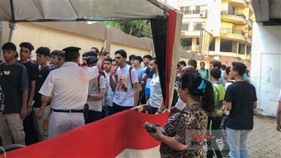 فتح لجان الثانوية العامة 2023 وتفتيش الطلاب قبل امتحان اللغة الأجنبية الأولى لمنع دخول وسائل غش