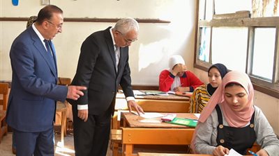 التعليم: ضبط 4 حالات غش في امتحان اللغة الأجنبية لطلاب الثانوية العامة