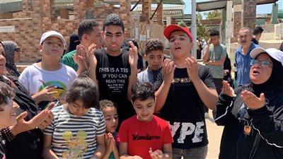 كان أب ليهم.. إغماءات وأحزان بين ذوي الهمم ببورسعيد بعد وفاة مؤسس أبطال الحكاية | صور