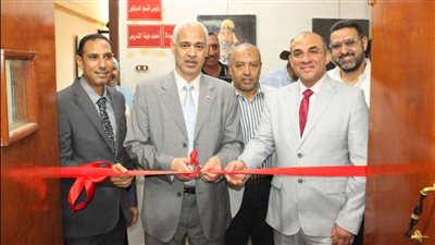 كلية الفنون الجميلة بجامعة أسيوط تنظم معرضين فنيين حول أجواء عصر الرقمنة  