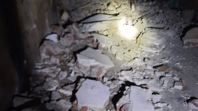 انهيار جزئي بعقار سكني في بورسعيد | صور 