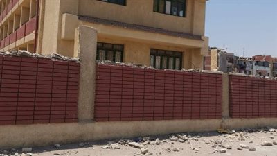 تفاصيل القبض على المتهمين بسرقة حديد سور مدرسة في بنها | بث مباشر