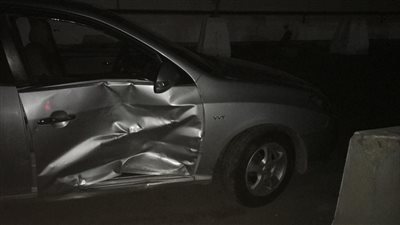 سيدة تستغيث بعد تعرضها لـ حادث مروع من قبل مجموعة من الشباب بجسر السويس