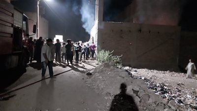 السيطرة على حريق اندلع في ورشة نجارة بسوهاج | صور