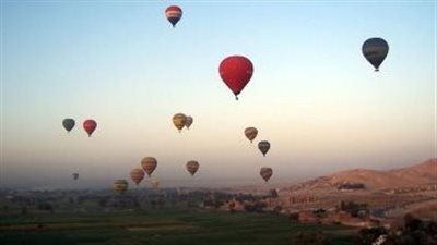 بسبب شدة الرياح.. وقف رحلات البالون الطائر بالأقصر لليوم الثالث على التوالي| بث مباشر 