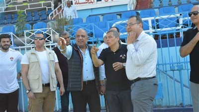 وزير قطاع الأعمال يحفز لاعبي المحلة قبل مواجهة البنك الأهلي.. ويتفقد أعمال تطوير الاستاد 