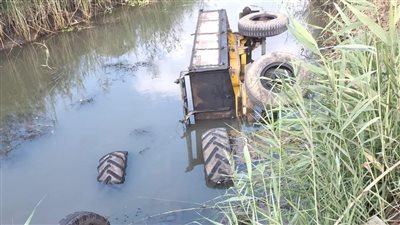 مصرع سائق إثر انقلاب جرار زراعي داخل ترعة بالدقهلية 