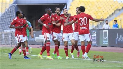 عضو بمجلس إدارة الأهلي: الدوري رجع بيته ومن الطبيعي تسلم الدرع أمام الزمالك بعد التتويج به رسميًا