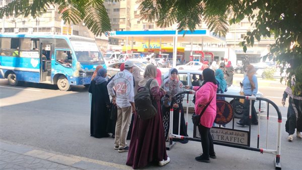 عمال الزمالك يوازرون