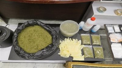 ضبط سيدة استغلت نجلها في تصنيع الاستروكس بالمقطم بحوزتها صفقة بـ 4 ملايين جنيه